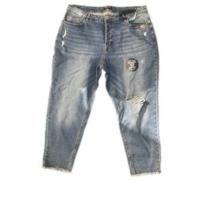 Women’s Distressed Blue Jeans (18W)